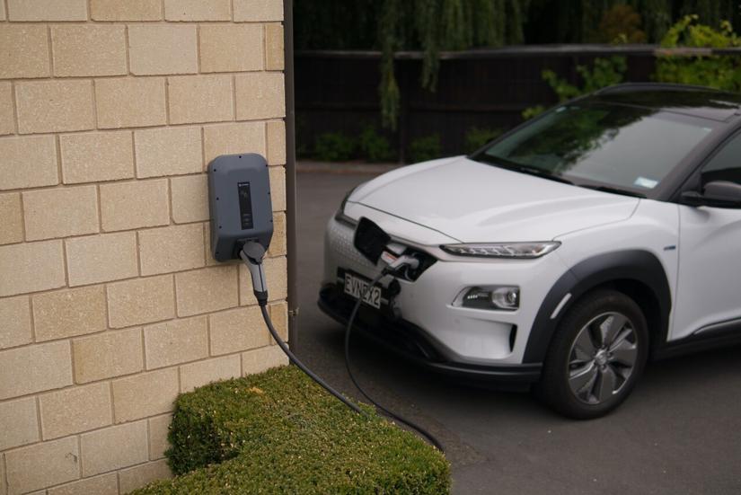 Consumi della ricarica di un'auto elettrica a casa
